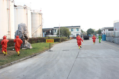 Blog perusahaan terbaru tentang Pada 23 Oktober 2018, JIANGSU YIDA melakukan latihan rencana darurat kebakaran.